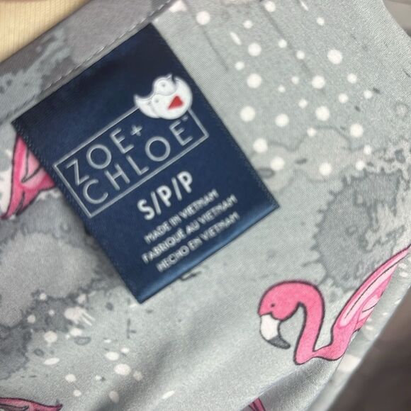Zoe + Chloe Gray Flamingo Scrub Top - Picture 7 of 7